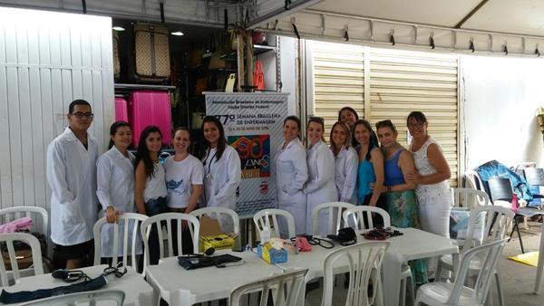 Tenda da Saúde Feira dos Importados - 14/05 Manhã - Diretora Gabriela Jacarandá